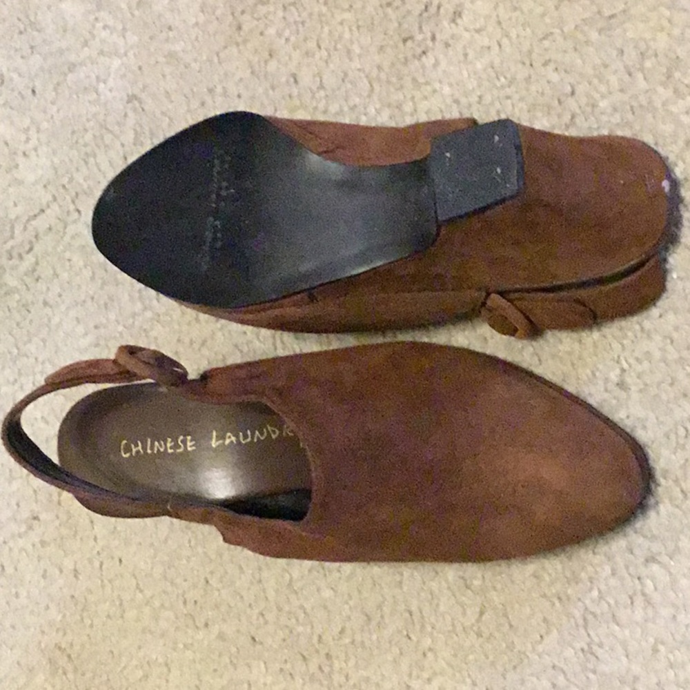 Brown velvet sandals